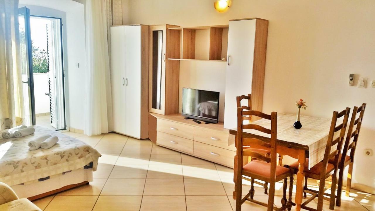 Obala Apartment & Studios マリンスカ エクステリア 写真