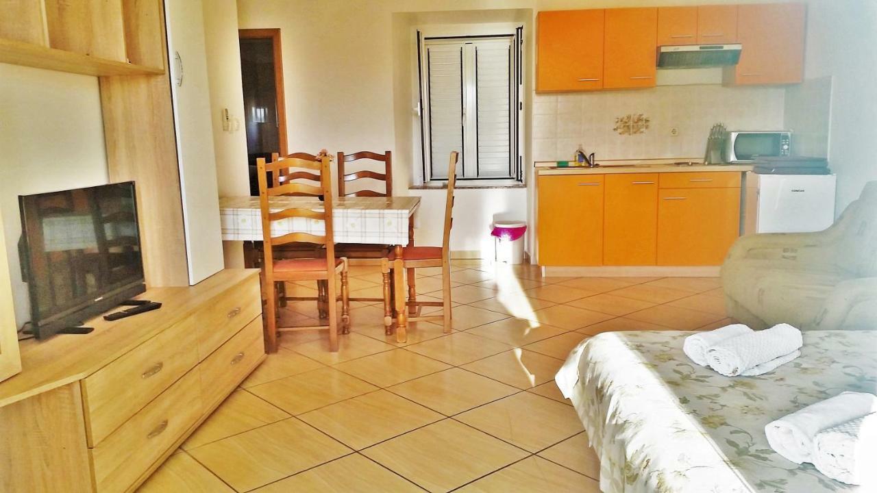 Obala Apartment & Studios マリンスカ エクステリア 写真